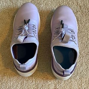 Clove Nursing shoes. Purple size 6